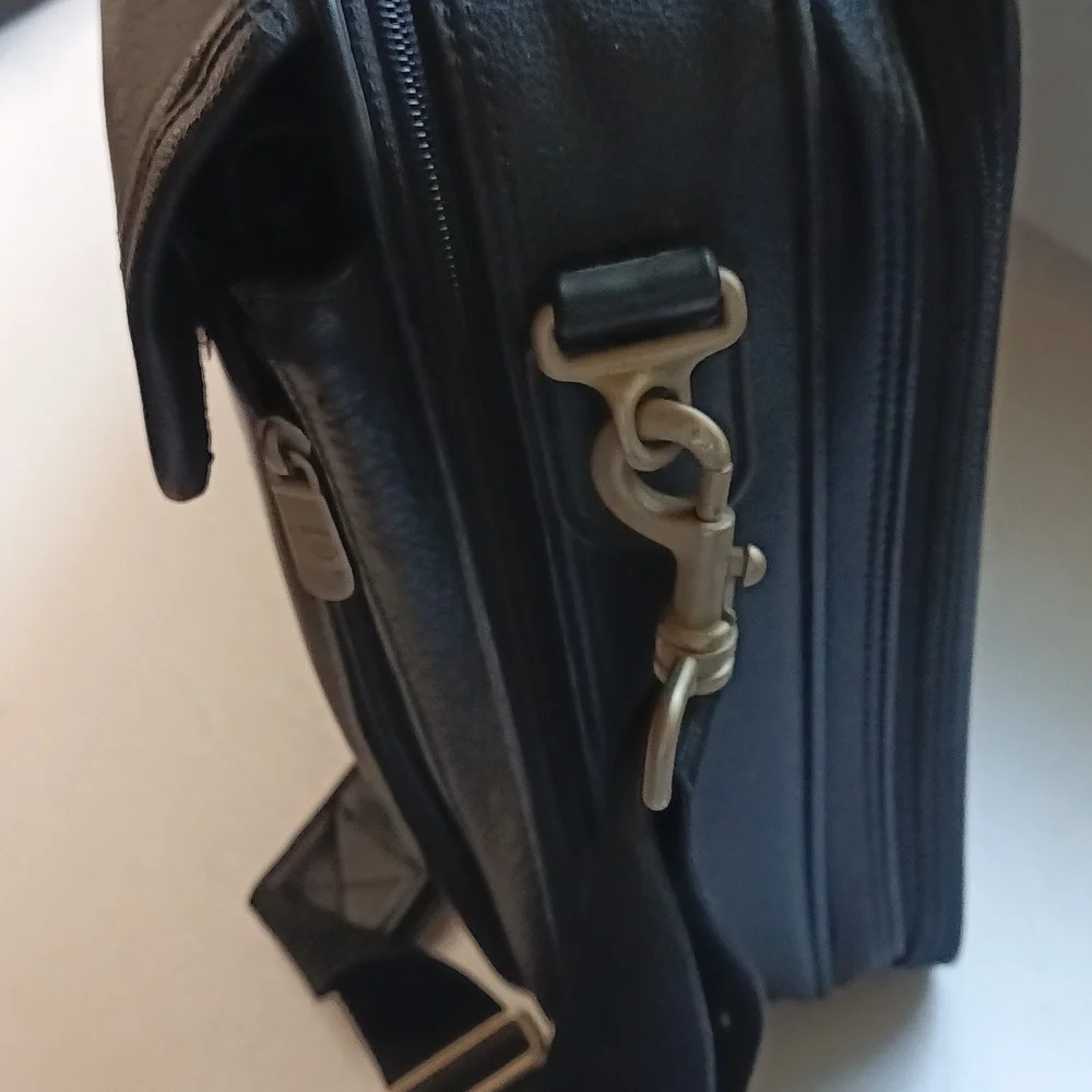 HP Invent Laptop Computer Bag Carrying Case Black Leather Shoulder Strap